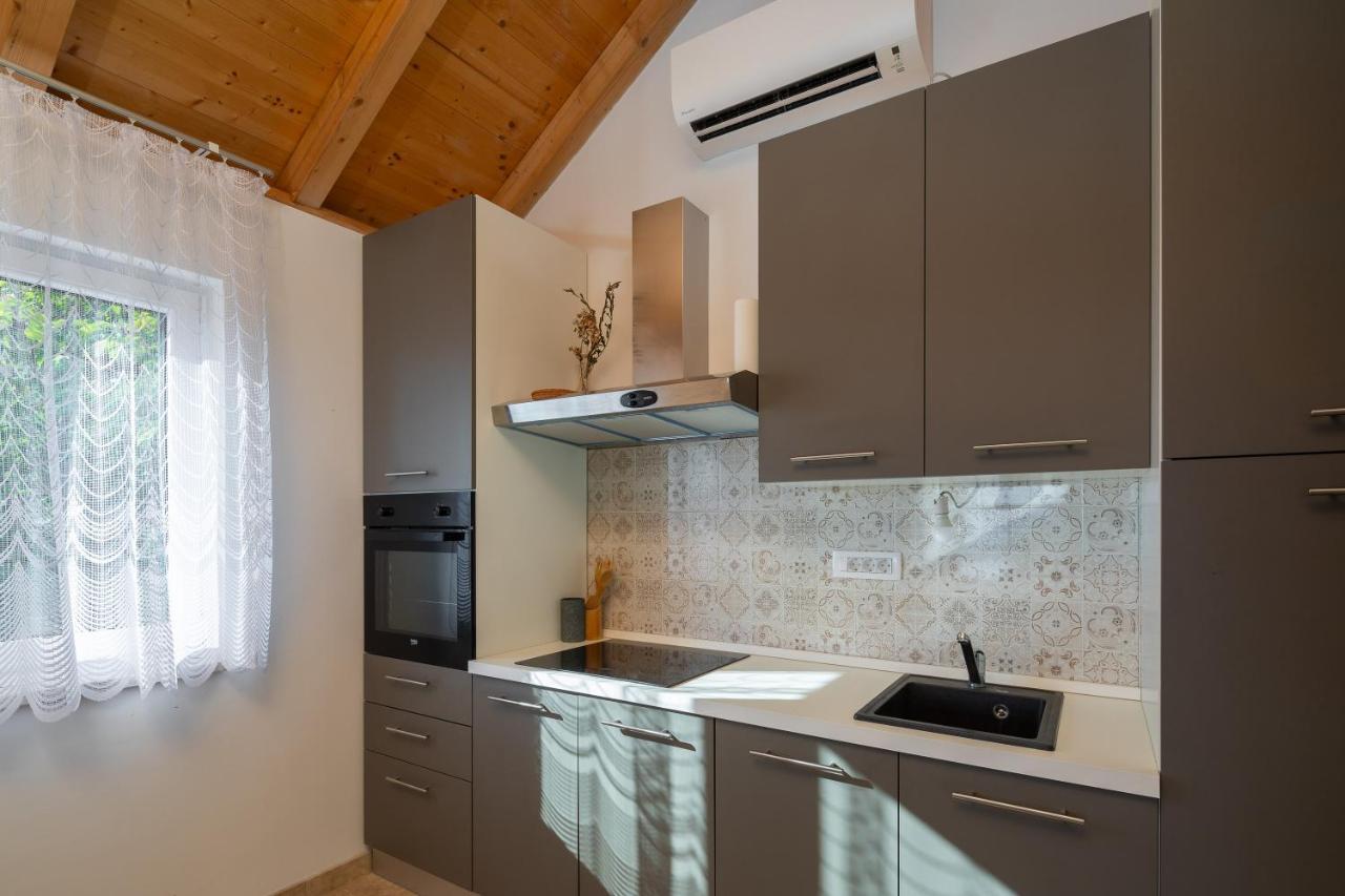 Villa Leoma With Heated Pool Marusici  エクステリア 写真