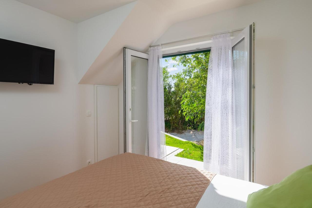 Villa Leoma With Heated Pool Marusici  エクステリア 写真